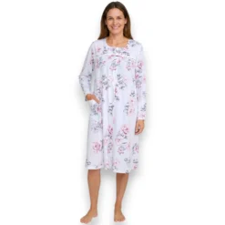 bata-manga-larga-con-diseno-de-flores-mujer-intime-50859