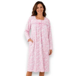 bata-manga-larga-con-diseno-de-flores-mujer-intime-50861
